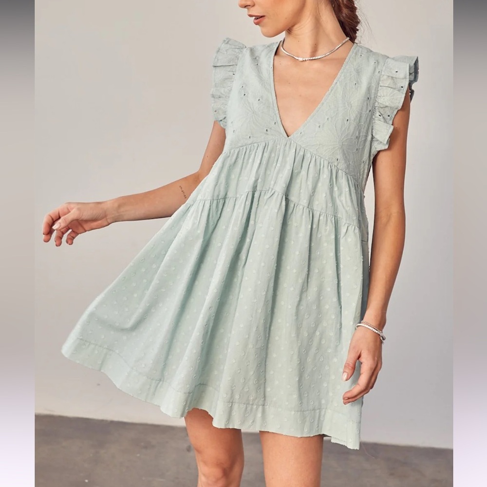 Mustard Seed Dusty Light Green Ruffle Dress. Chic & Comfortable Size M